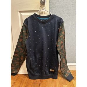 Entree Lifestyle Men's Camo Sweatshirt Sweater Size Medium - With Pockets!